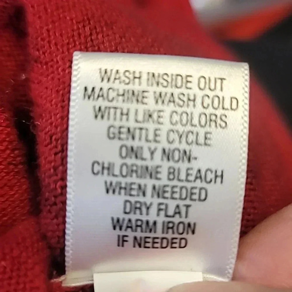 Croft&Barrow Red/Black Leopard Cardigan - Picture 9 of 9